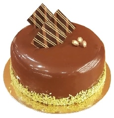 Sıcak Servis Tavsiyeli 6–9 Kişilik Çikolatalı Yaş Pasta